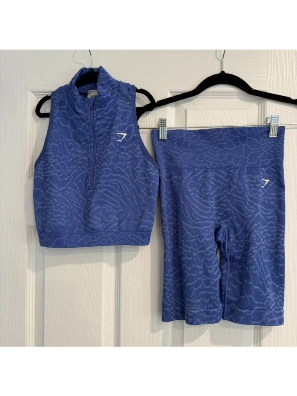 2PC Gymshark Adapt Animal Seamless Cycling Shorts Crop Top Set Size Small